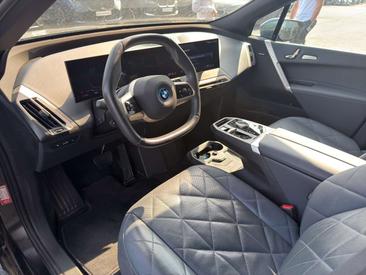 BMW IX XDrive40 — photo 5