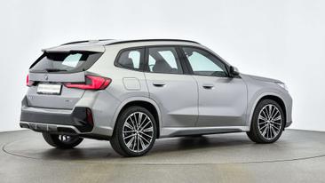 BMW IX1 EDrive20 — photo 9