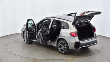 BMW IX1 EDrive20 — photo 10