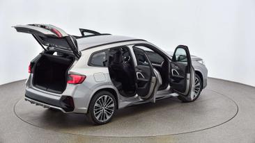 BMW IX1 EDrive20 — photo 11