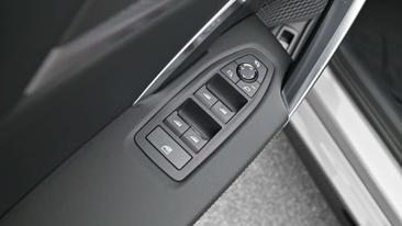 BMW IX1 EDrive20 — photo 18