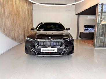 BMW Série 5 550e XDrive — photo 2