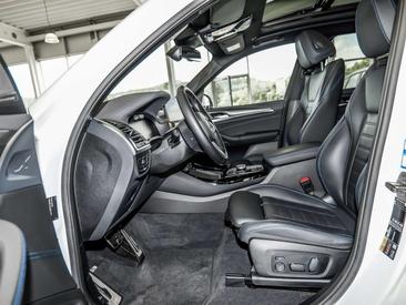 BMW iX3 Shadow Line — photo 4