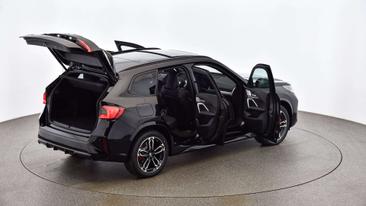 BMW IX1 EDrive20 — photo 11