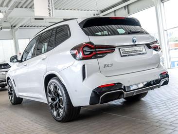 BMW iX3 Shadow Line — photo 6