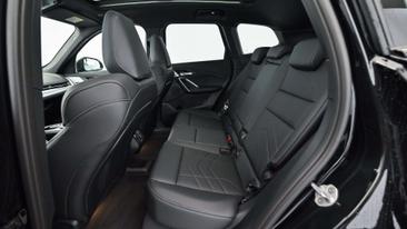 BMW IX1 EDrive20 — photo 13