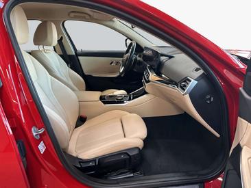 BMW Série 3 Touring 318d — photo 11
