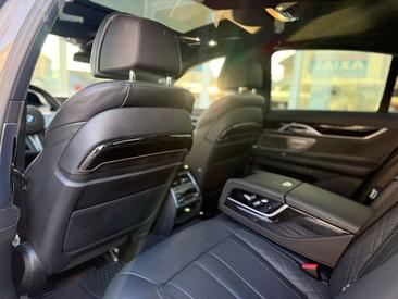BMW Série 7 M Sport 745e — photo 18