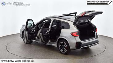 BMW IX1 EDrive20 — photo 9