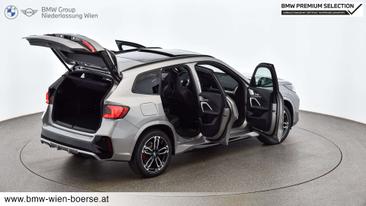 BMW IX1 EDrive20 — photo 10
