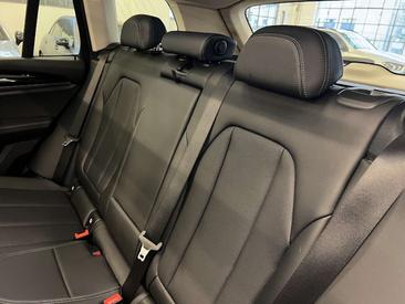 BMW X3 XDrive30e — photo 24