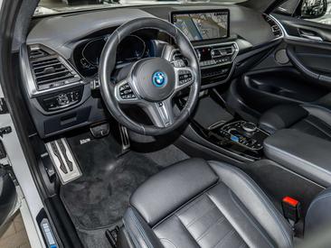 BMW iX3 Shadow Line — photo 18