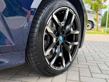 BMW 330 330e XDrive — photo 17
