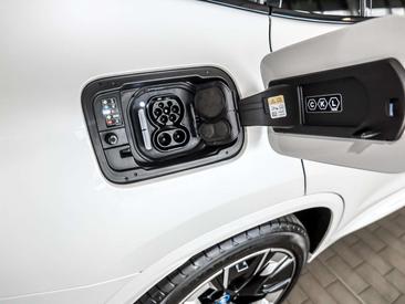 BMW iX3 Shadow Line — photo 23