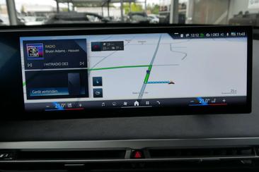 BMW IX XDrive45 — photo 17