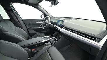 BMW IX1 EDrive20 — photo 26