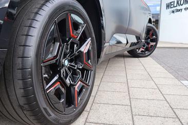 BMW XM Red Label 750 — photo 11