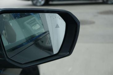 BMW IX XDrive45 — photo 30