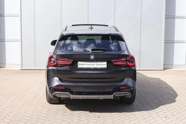 BMW iX3 M Sport — photo 5
