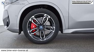BMW IX1 EDrive20 — photo 27