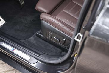 BMW iX3 — photo 12