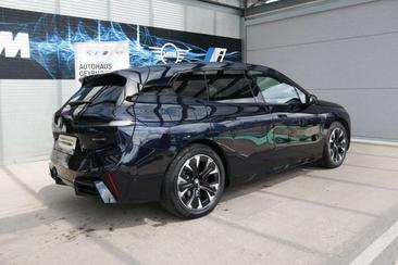 BMW IX XDrive45 — photo 33
