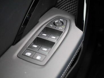 BMW X1 XDrive25e — photo 35