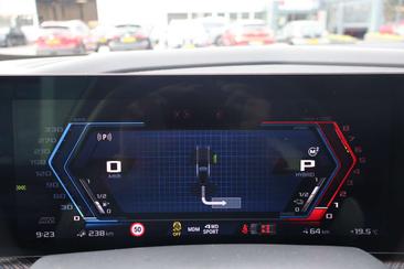 BMW XM Red Label 750 — photo 27