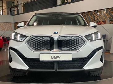 BMW IX2 XDrive30 — photo 21