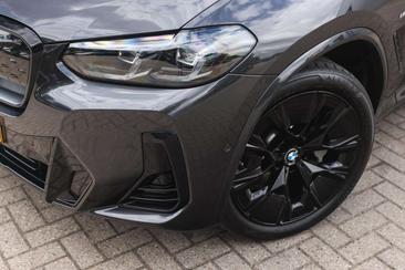 BMW iX3 — photo 31