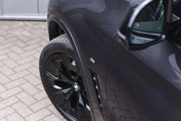 BMW iX3 — photo 32