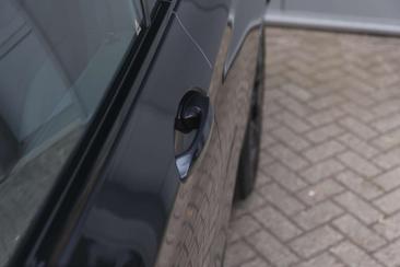 BMW iX3 — photo 33