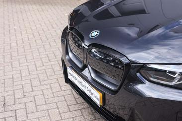 BMW iX3 M Sport — photo 30