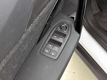 BMW X1 XDrive25e — photo 36