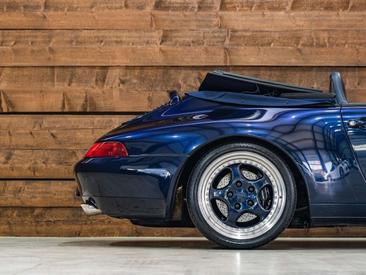 Porsche 993 Carrera 2 — photo 15