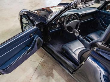 Porsche 993 Carrera 2 — photo 28
