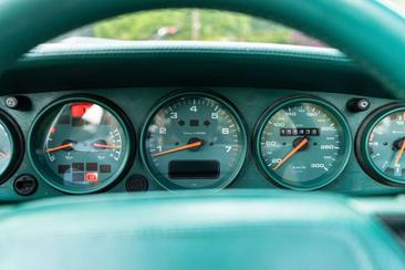 Porsche 964 Carrera 2 — photo 15