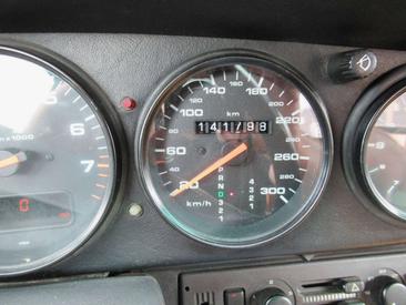 Porsche 964 Carrera 2 — photo 22