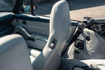 Porsche 993 CARRERA 4 — photo 9
