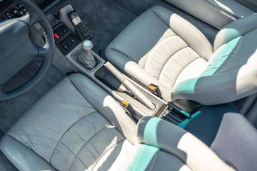 Porsche 993 CARRERA 4 — photo 11
