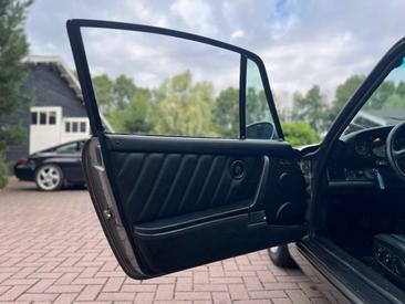Porsche 964 CARRERA 4 — photo 16