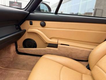 Porsche 993 CARRERA 4 — photo 26