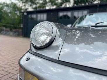 Porsche 964 CARRERA 4 — photo 18