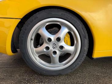 Porsche 993 CARRERA 4 — photo 24