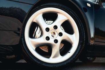 Porsche 993 CARRERA 4 — photo 25