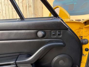 Porsche 993 CARRERA 4 — photo 35