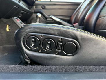 Porsche 993 CARRERA 4 — photo 37