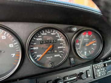 Porsche 993 CARRERA 4 — photo 40