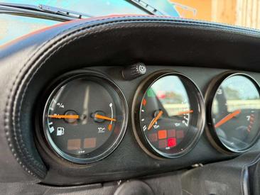 Porsche 993 CARRERA 4 — photo 44