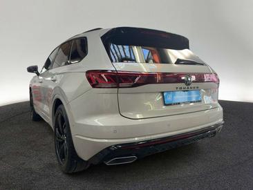 Volkswagen Touareg R-Line — photo 2